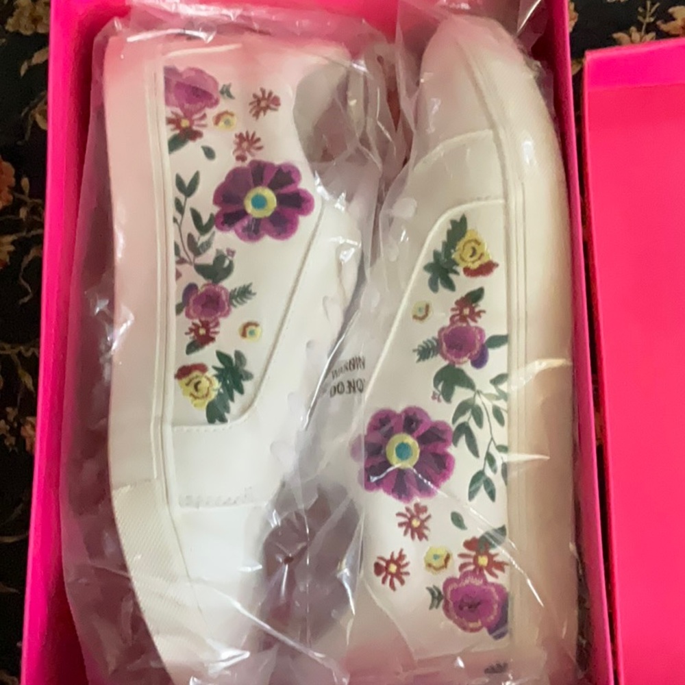 Betsey Johnson Mayas Embroidered Sneakers
